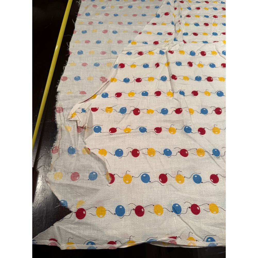 Vintage 80s Fabric 36"x80 
Primary Color Balloons Print Red Blue Yellow White